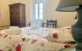 La Mariola Apartments